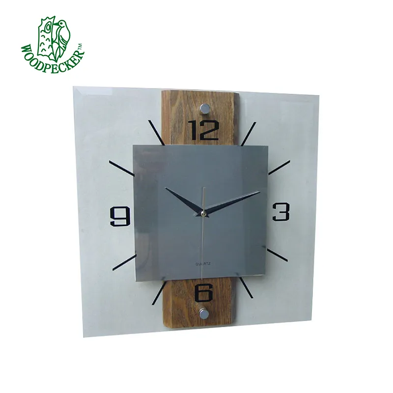 موڈنٹ وال کلاک